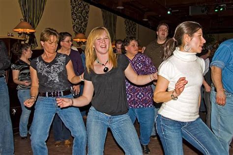 12 best country line dancing songs from to boot scootin boogie to achy breaky heart – Artofit