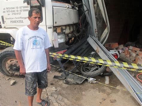 G Tremeu Tudo Diz Pedreiro Que Teve Casa E Moto Atingidas Por