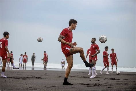 Jelang Liga 1 PSS Sleman Fokus Latihan Fisik Di Pantai Ini Alasannya