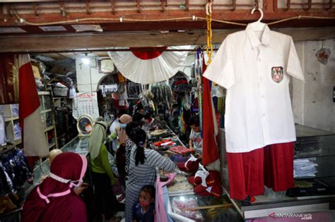 Gambar Toko Jualan Seragam Sekolah