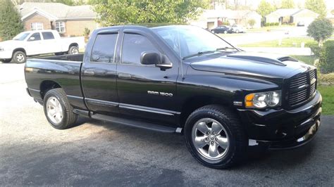 Robert's 2005 Dodge Ram 1500 - Holley My Garage