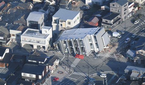 ビル倒壊…朝市通り焼失…能登半島地震、一夜明けた被害の様子【写真複数】：中日スポーツ・東京中日スポーツ