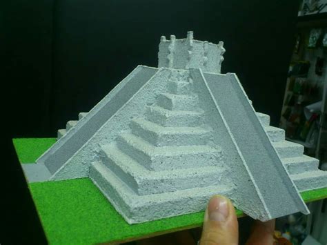 Zumbido Impuro compromiso piramide de chichen itza maqueta músculo ...