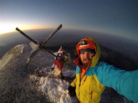 Alpinistul Adrian Ahriţculesei va urca pe Muntele Sidley 4 285 m