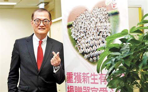 盧寵茂︰研與上海設醫護交流計劃 今年內維持疫苗接種建議 新浪香港