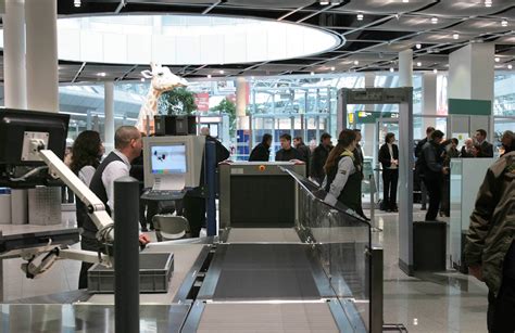 Streik Am Flughafen D Sseldorf Und K Ln Bonn Das M Ssen Passagiere Wissen