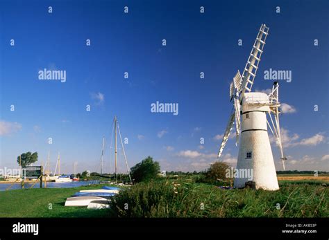 England Norfolk Norfolk Broads River Thurne Stock Photo Alamy