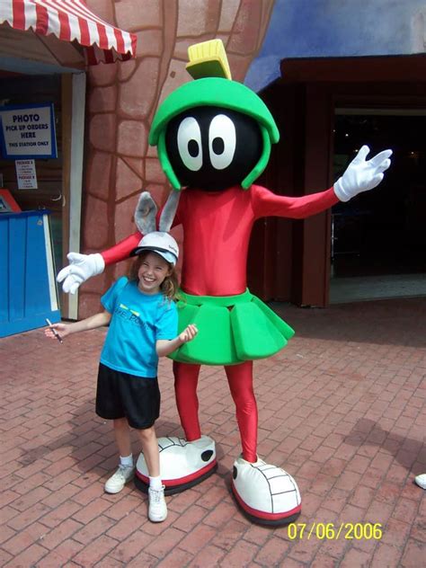 Meeting Looney Tunes And DC Comics Characters At Six Flags Parks