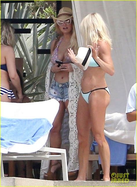 Photo Jessica Simpson Flat Stomach Bikini Cabo Photo