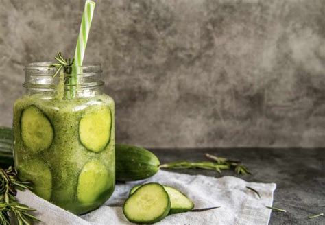 Batido de jengibre pepino y limón para adelgazar y limpiar el