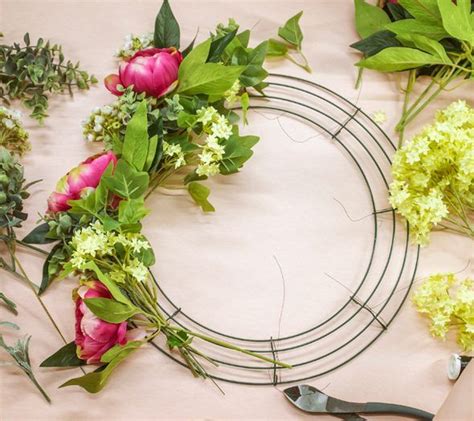 How To Use A Wire Wreath Frame The Koch Blog Diy Floral Wreath