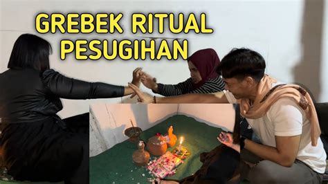 GREBEK RITUAL PESUGIHAN JENGLOT WANITA INI MERESAHKAN WARGA AKHIRNYA