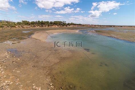 位于葡萄牙阿尔加维的 Ria Formosa 沼泽地高清摄影大图 千库网