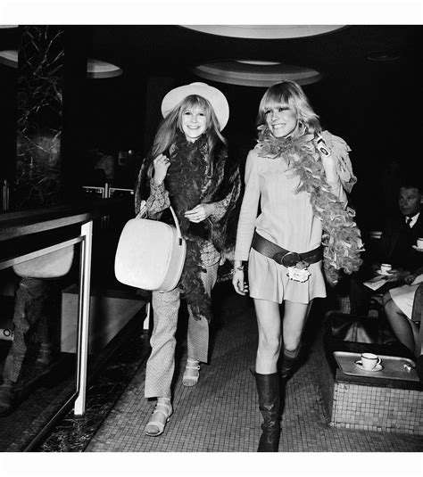 Marianne Faithfull Anita Pallenberg 1967 Flashbak