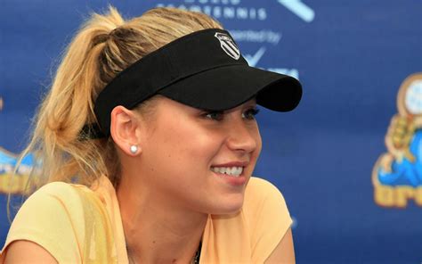 TENNIS: Anna Kournikova Profile and Pics