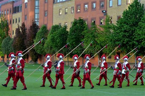 Medieval pikemen editorial image. Image of dress, battle - 24158920