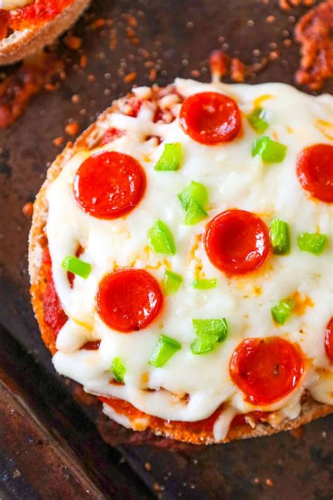 English Muffin Pizzas Are An Easy Dinner Recipe Made With Split English Muffins Topped With