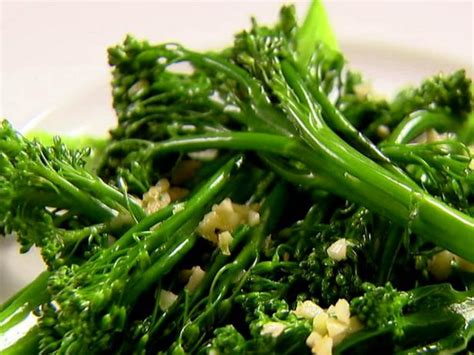 Garlic Butter Sauteed Broccolini 99easyrecipes