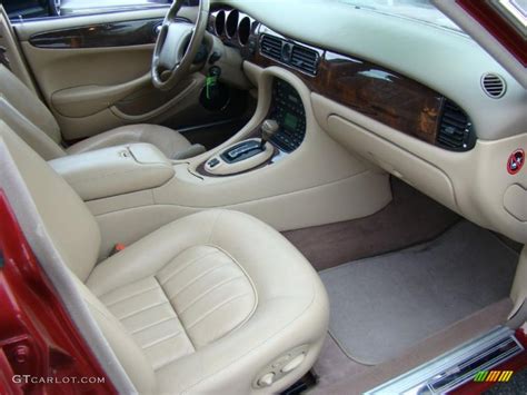 Oatmeal Interior 2000 Jaguar XJ XJ8 Photo #46303921 | GTCarLot.com