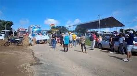 Instalan Un Bloqueo De Caminos En Ingreso Al Campo V Bora La V A Santa