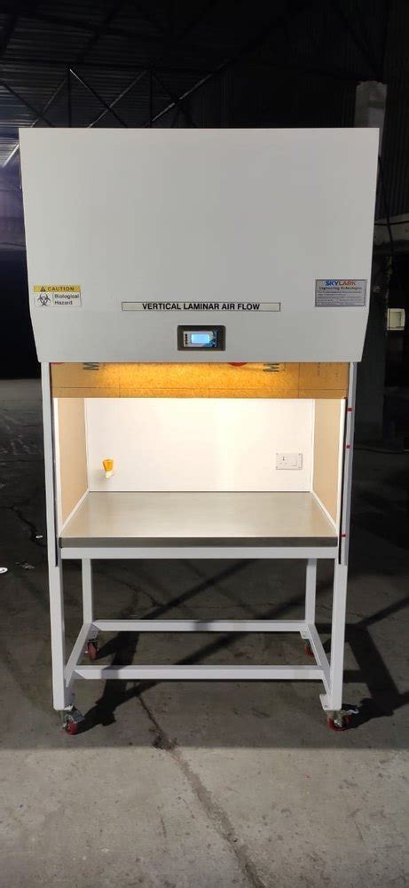 SKYLARK 2 Ft Vertical Laminar Air Flow Cabinet For Laboratory Model