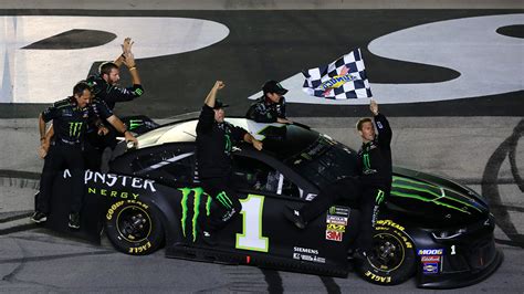 Quaker State 400 Photos - Kentucky Speedway | MRN