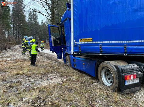 Fahrzeugbergung Offenseestraße Freiwillige Feuerwehr Roith