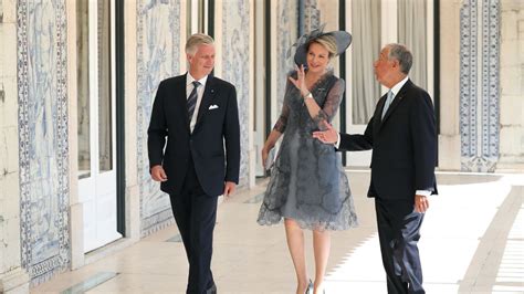 Le Roi Philippe Et La Reine Mathilde De Belgique Accueillent Le