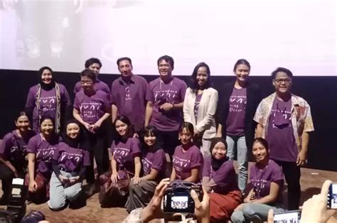 Review Film Yuni Yuni Arawinda Kirana Ditawarkan Untuk Menikah