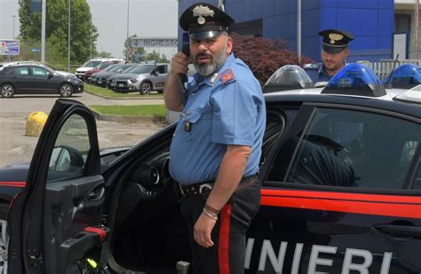 Blitz Dei Carabinieri Arrestati Due Pusher