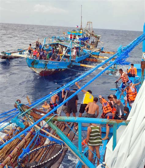 Fishing Vessel With Liters Of Oil Sinks Off Calatagan Coast