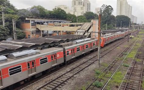 Em Sp Trem Descarrila Na Linha Diamante