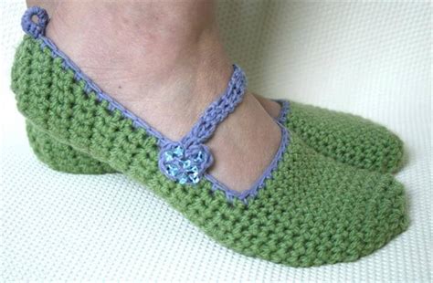 24 Adorable Crochet Womens Slippers Diy To Make