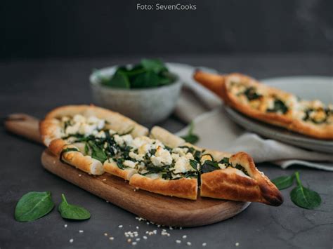 Pide mit Spinat und Käse von SevenCooks