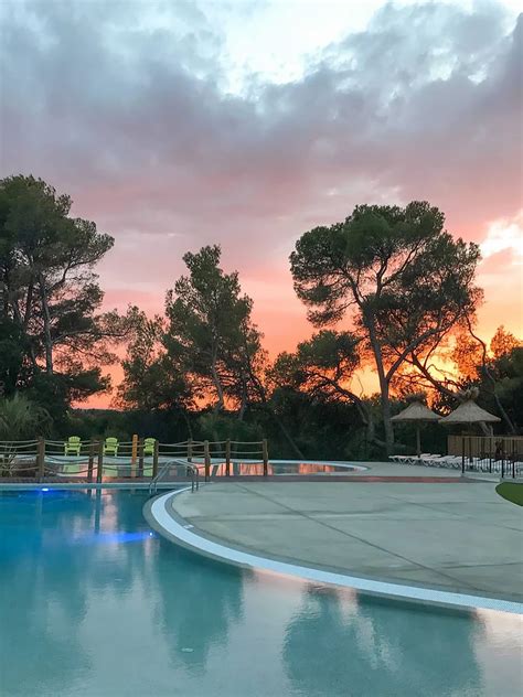 Camping In Francia Avignon Park A Vedene