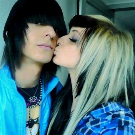 Cute Emo Couple C O U P L E S Pinterest Cute Emo Couples Emo Couples Scene Couples