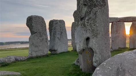 The Stonehenge Tour Company on Twitter: "Sunrise at Stonehenge. Special ...