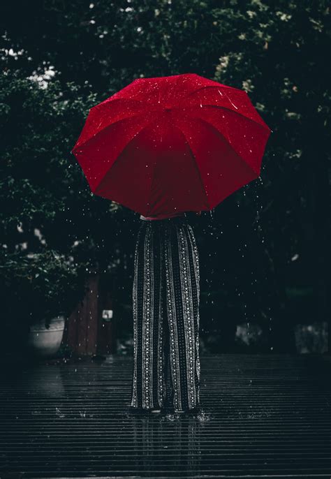 🔥 [20+] Sad Girl in Rain Wallpapers | WallpaperSafari