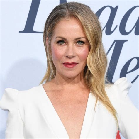 Christina Applegate se sincera sobre su diagnóstico de esclerosis