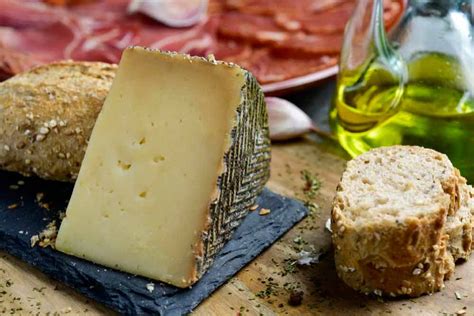 Queso manchego sus propiedades y beneficios Panadería Chapela