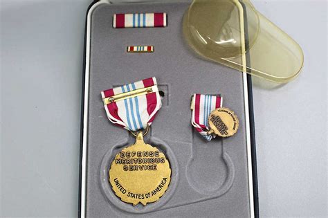 Us Defense Meritorious Service Medal W Mini In Case Ymu Time