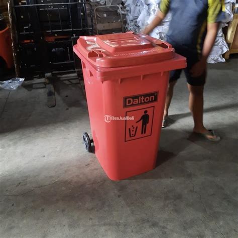 Tempat Sampah Liter Dustbin Liter Di Jakarta Pusat Tribun