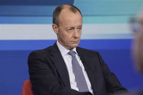 Меркел го смени од прв човек на парламентарната група, тој се врати ...