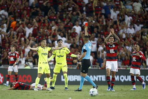 CBF divulga áudio do VAR da partida entre Flamengo e as