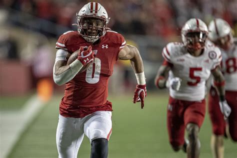 Wisconsin Football Badgers Ranked 18th In First Ap Poll Release Bucky S 5th Quarter