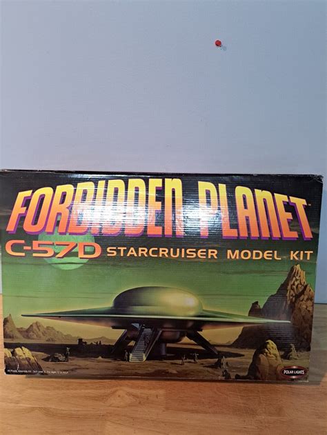 Polar Lights Forbidden Planet C 57d Starcruiser 172 Model Kit 5098