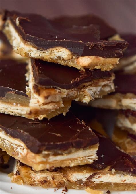 Easy Saltine Cracker Candy L™ Christmas Recipe