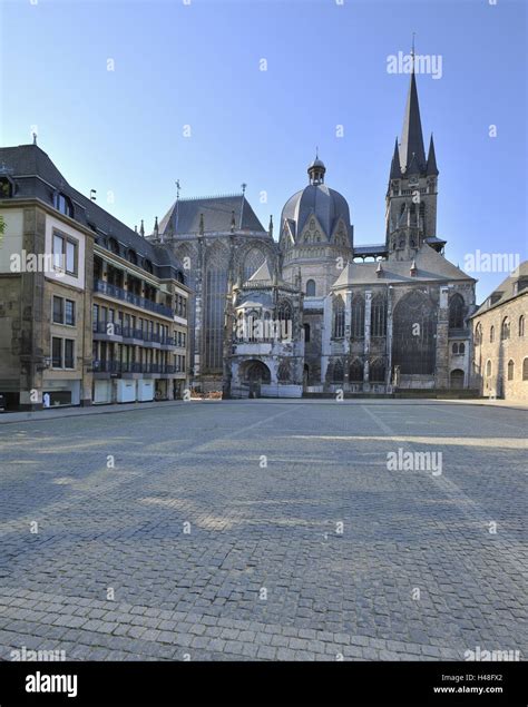 Aachen Cathedral North Rhine Westphalia Germany Stock Photo Alamy