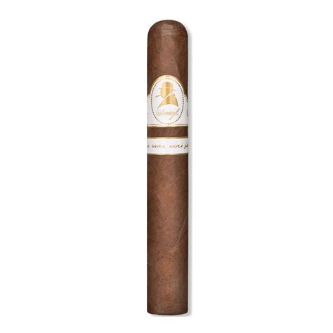 Trabucuri Davidoff Winston Churchill Toro Natural 4 Pack Emagro