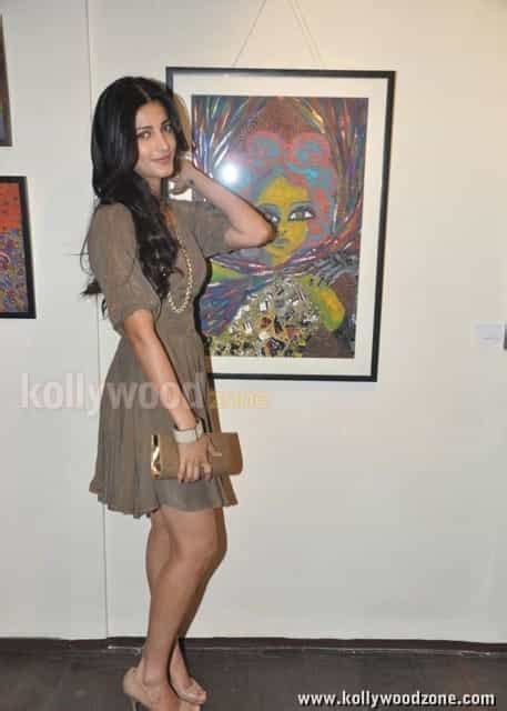 Hot And Sexy Shruti Hassan Pictures Kollywood Zone